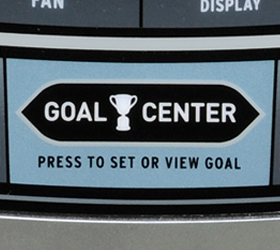 Дата-центр Goal Center™ позволяет накапливать тренировочные данные и оценивать их без использования бумажных графиков или дневников Дата-центр Goal Center™ позволяет накапливать тренировочные данные и оценивать их без использования бумажных графиков или дневников