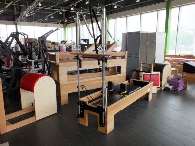Комбинированный стол трапеция вертикальный Pilates Plus CТV | sportres.ru