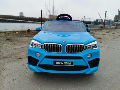 Электромобиль BMW X5M синий