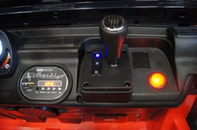 Электромобиль RiverToys JEEP M777MM 4*4 Red