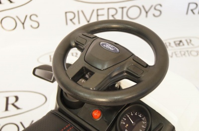 Толокар RiverToys FORD RANGER DK-P01 White
