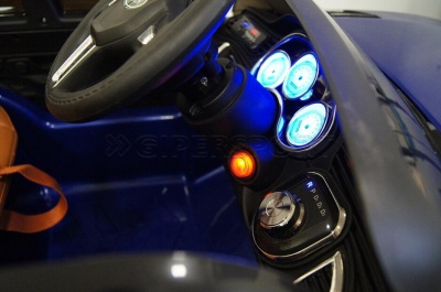 Электромобиль RiverToys Range Rover Sport E999KX