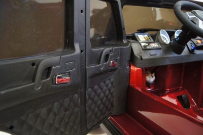 Электромобиль RiverToys Mercedes-Benz G65 AMG