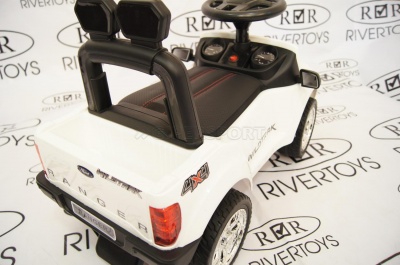 Толокар RiverToys FORD RANGER DK-P01 White