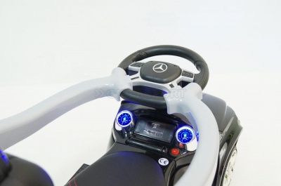 Толокар RiverToys Mercedes-Benz GL63 A888AA-M black