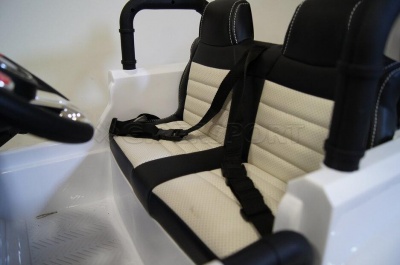 Электромобиль RiverToys JEEP M777MM 4*4 White