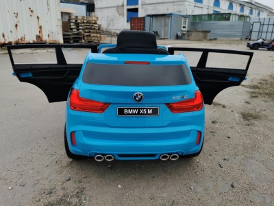 Электромобиль BMW X5M синий