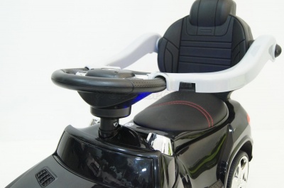Толокар RiverToys Mercedes-Benz GL63 A888AA-M black