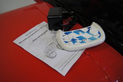 Электромобиль RiverToys JEEP M777MM 4*4 Red