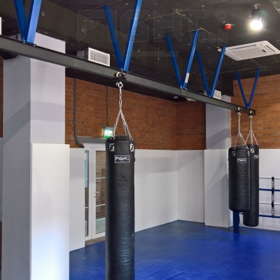 Конструкции с подвижными креплениями FightTech для мешков FS7