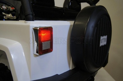 Электромобиль RiverToys JEEP M777MM 4*4 White