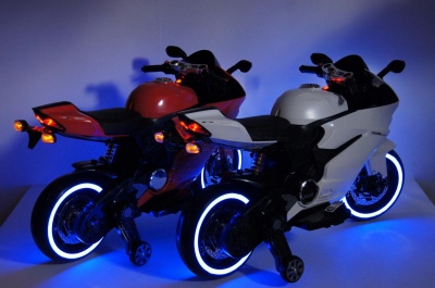 Мотоцикл RiverToys A001AA