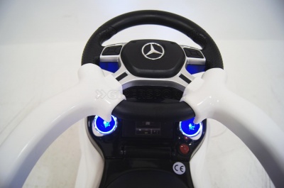 Толокар RiverToys Mercedes-Benz GL63 A888AA-M White